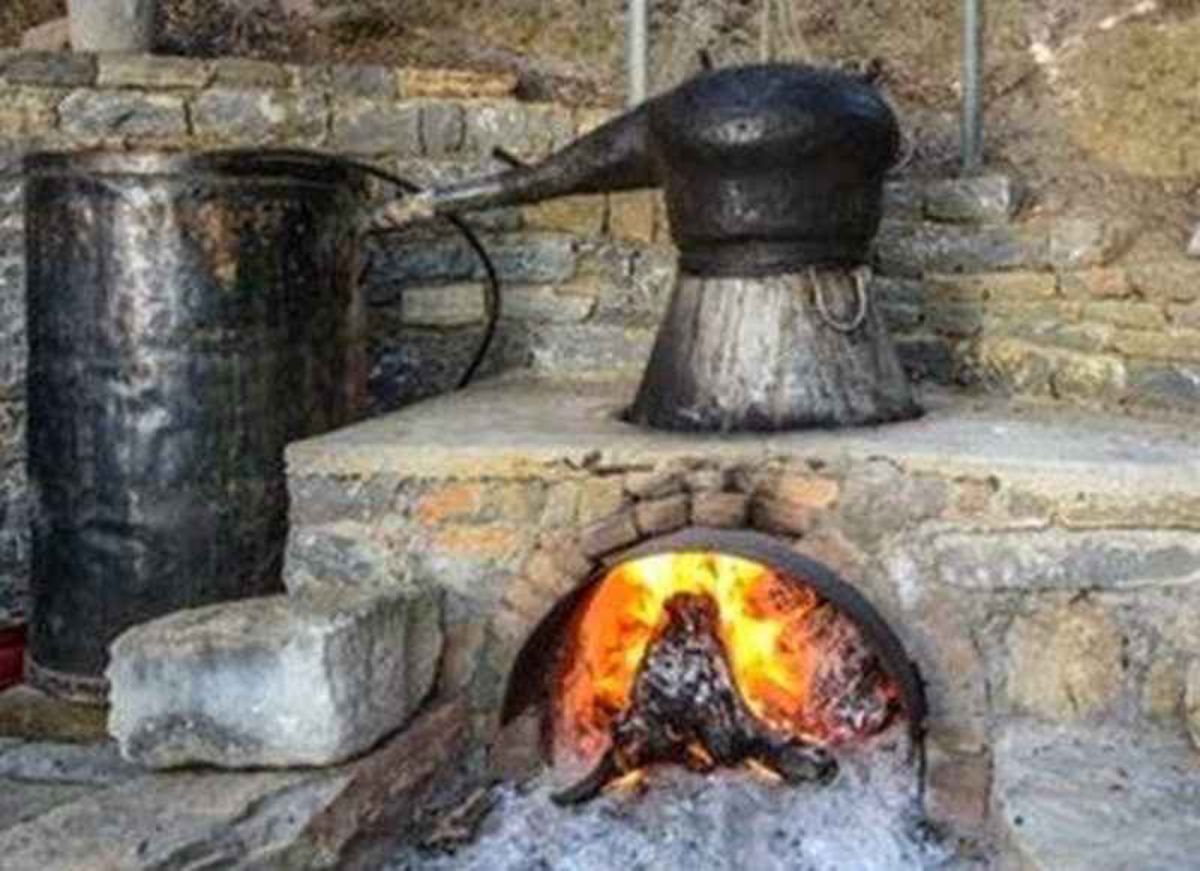 Κρητική Τσικουδιά – Παραδοσιακή Ρακή Κρήτης ΠΓΕ | Αυθεντικό ΑπόσταγμαΜπουκάλι Pet 0.5lt